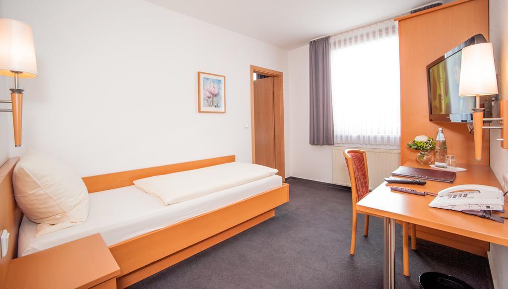 Hotel Hollmann Halle  Exteriör bild